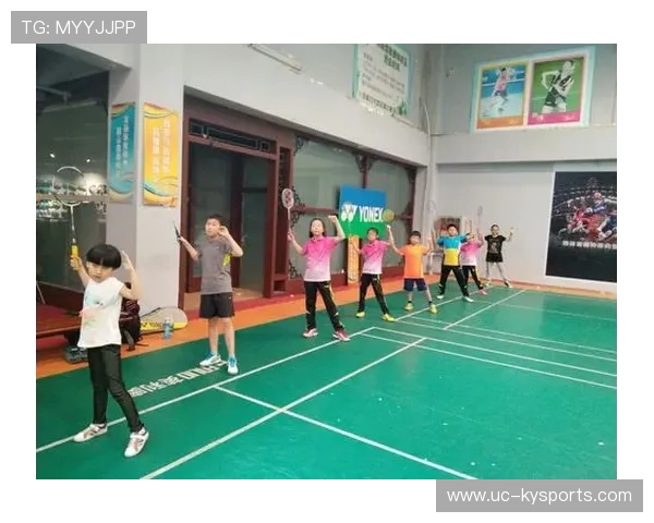 羽毛球训练营与学校联动推出课后托管式训练服务，羽毛球培训私教